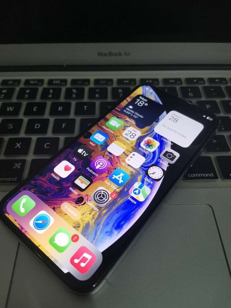 iphone-xs_1682684492n2m9kE.jpeg